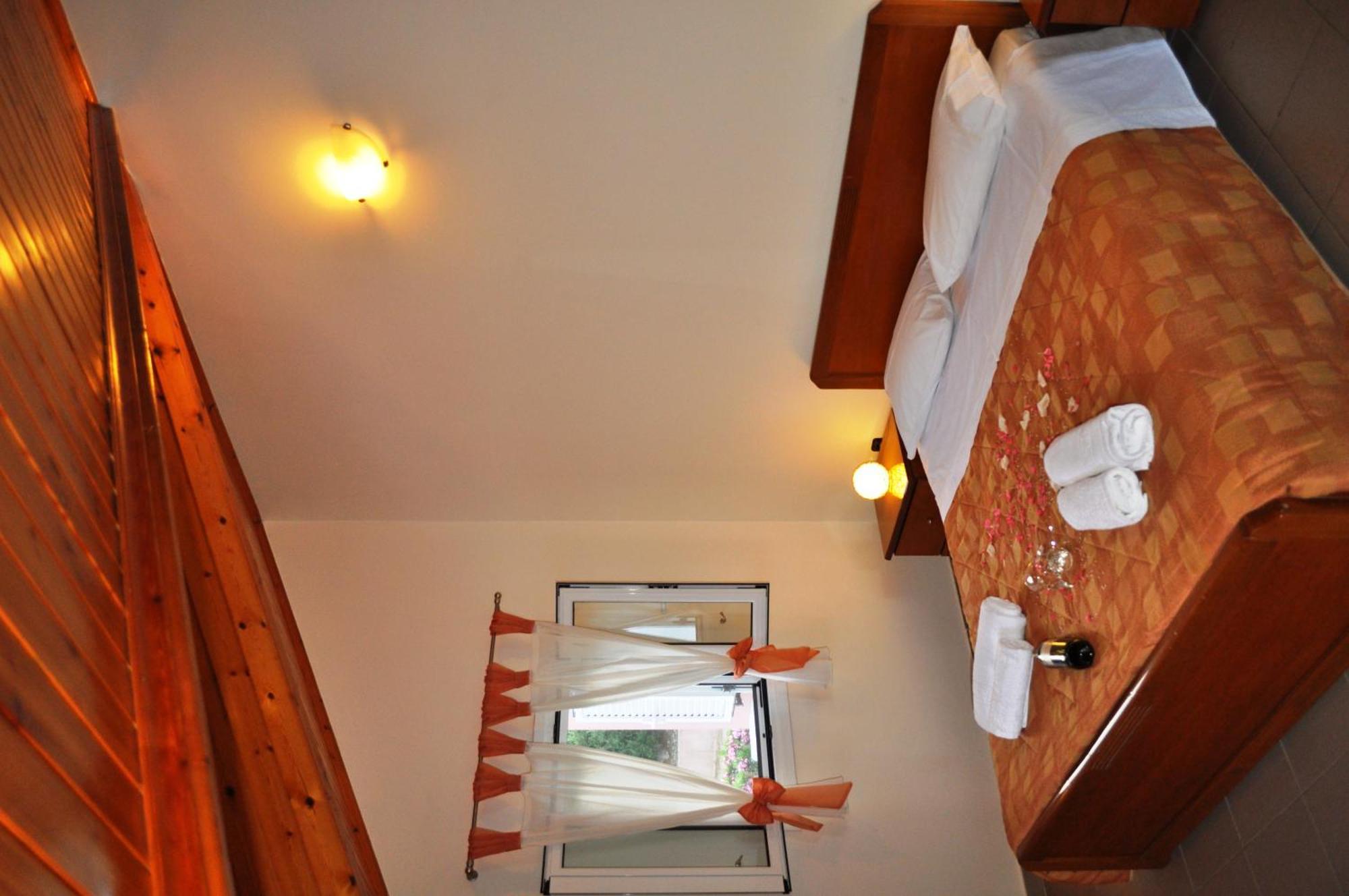 Mari-Christi Apartments Poros  Phòng bức ảnh
