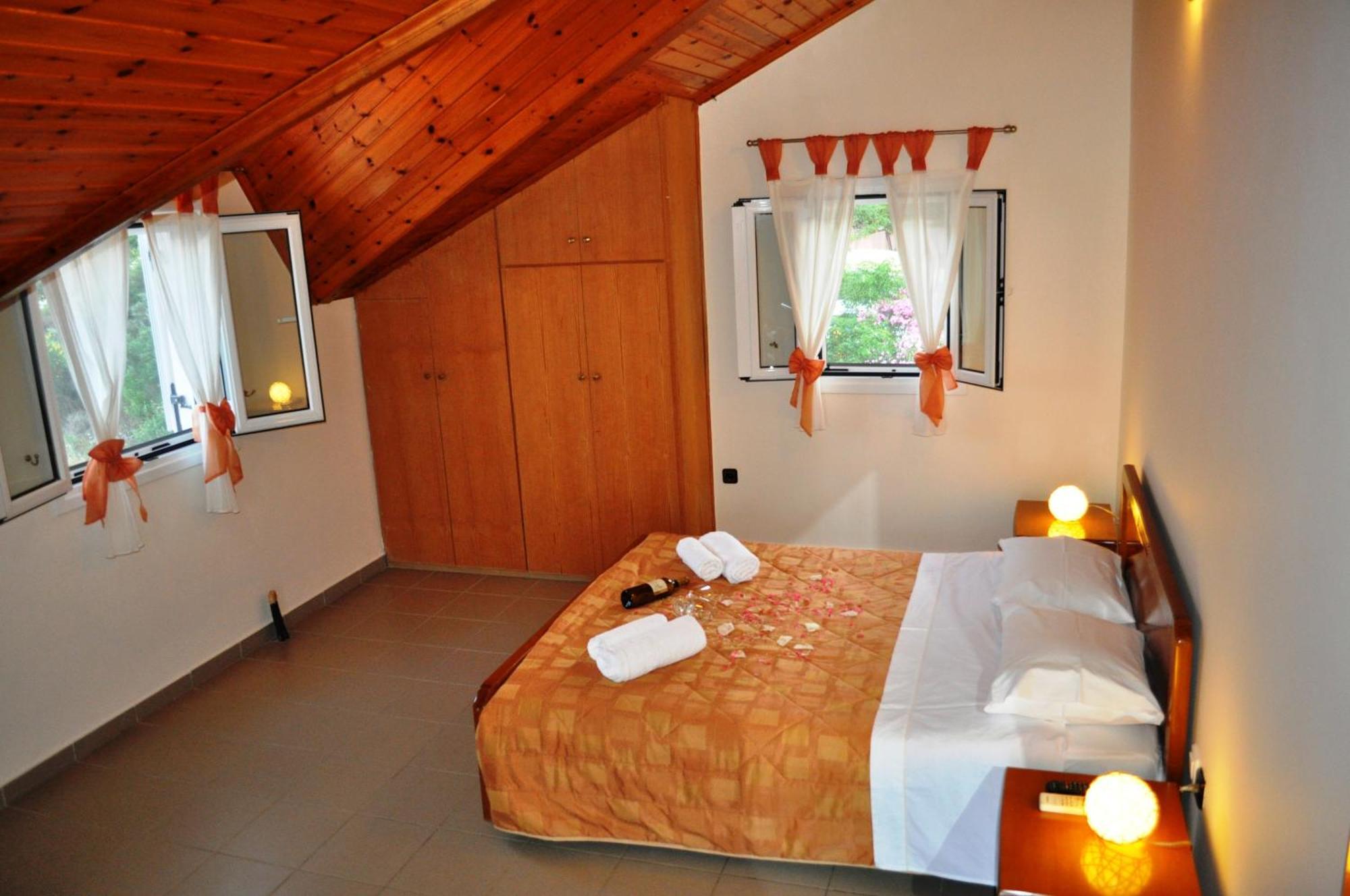 Mari-Christi Apartments Poros  Phòng bức ảnh