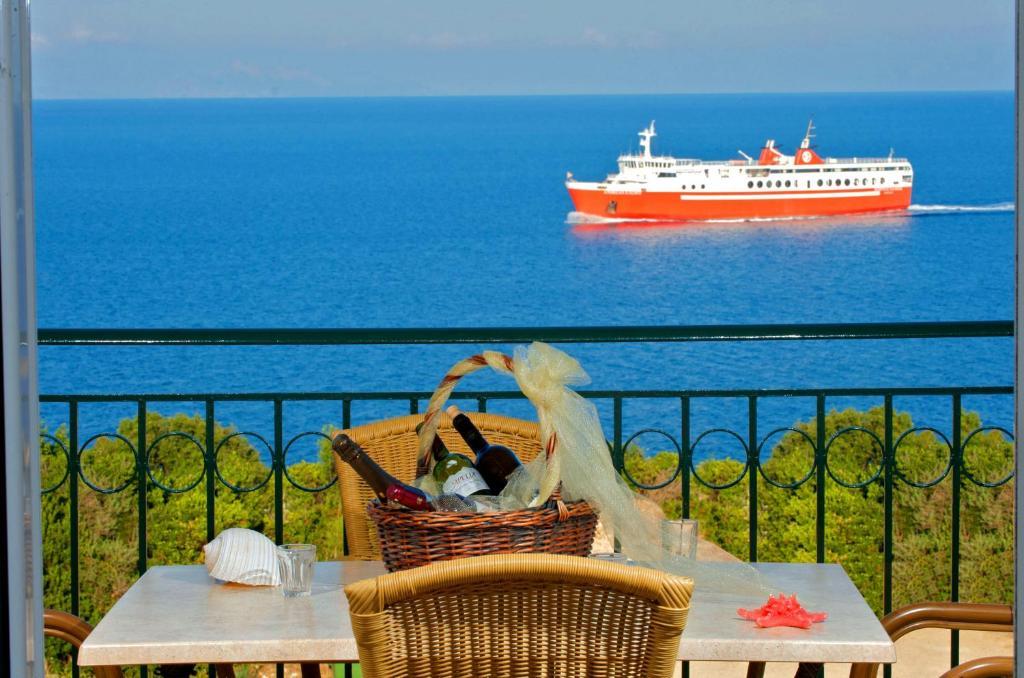 Mari-Christi Apartments Poros  Phòng bức ảnh
