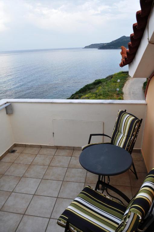 Mari-Christi Apartments Poros  Phòng bức ảnh