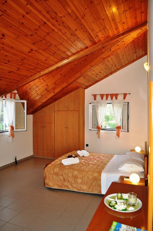 Mari-Christi Apartments Poros  Phòng bức ảnh